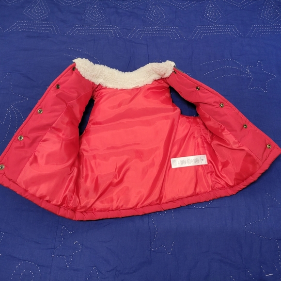 3T toddler boy Puffer Vest Carters brand - Picture 3 of 4